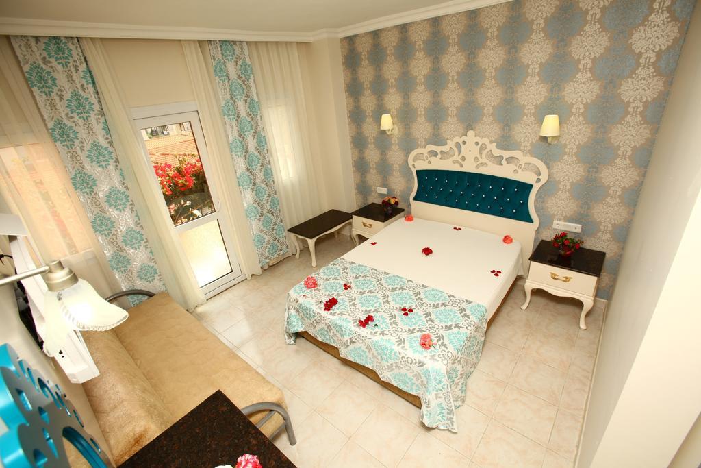 Turk Hotel Oludeniz Bilik gambar